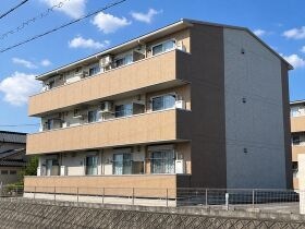 ブリーゼ C棟の外観