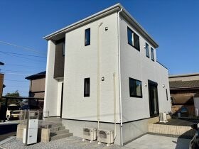 リナージュ鈴鹿市池田町０２の外観