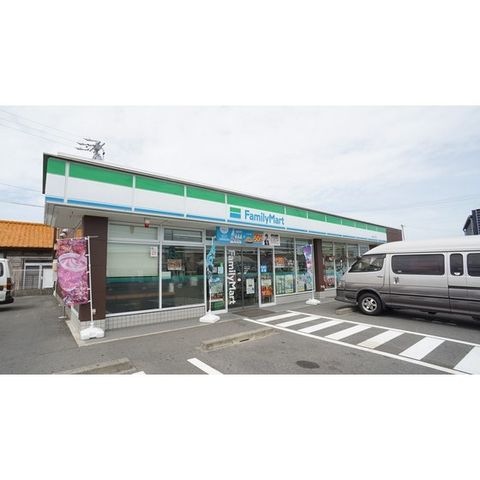 ファミリーマート鈴鹿三日市店