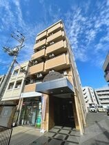ロイヤルハイムの外観