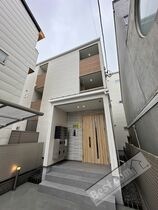 クリエオーレ鷹合の外観