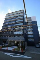 プレサンスOSAKADOMECITYスクエアの外観