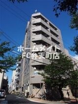 ハイネス磯路の外観