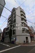 落ち着いた雰囲気の外観です