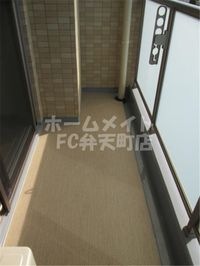 落ち着いた時間を過ごせるバルコニーです