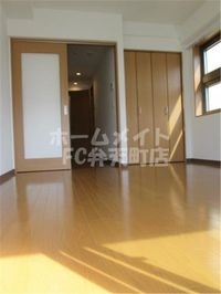 こちらの居間で趣味の時間をお楽しみください