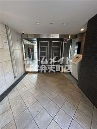 毎日通るエントランスはこのようになっています