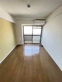 こちらの居間で趣味の時間をお楽しみください