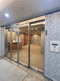 ゆとりのあるエントランスです