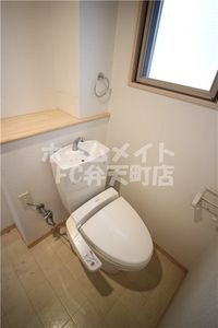 清潔感のあるトイレです
