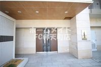 清潔なエントランスです