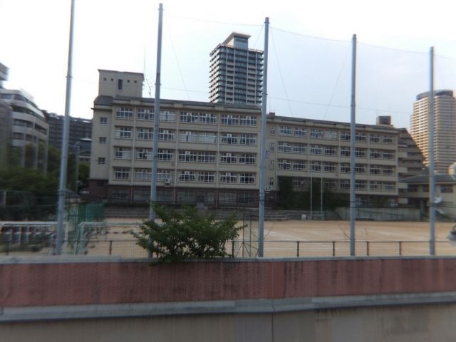 写真:神戸生田中学校