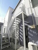 リプロンビギン三軒茶屋Ⅱの外観