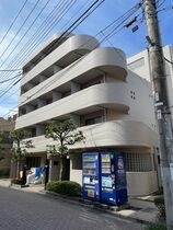 メインステージ梅島駅前の外観