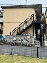 根本ハイツの外観