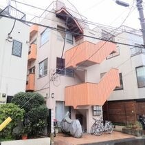 鯨岡マンションの外観