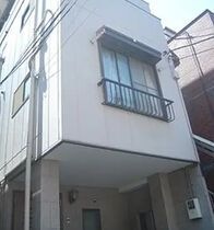 草間ビルの外観
