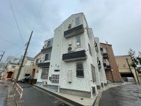 マーレ梅島の外観