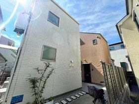 クリスタルコンフォートの外観
