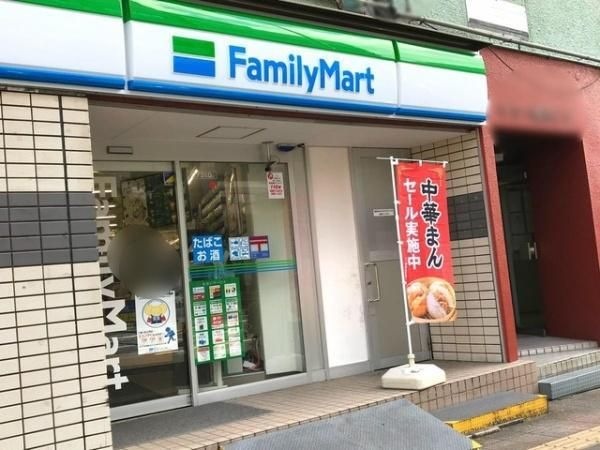 ファミリーマート横浜栄町店