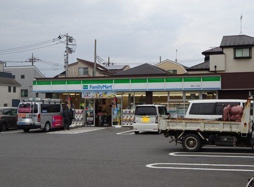 写真：ファミリーマート鹿骨2丁目