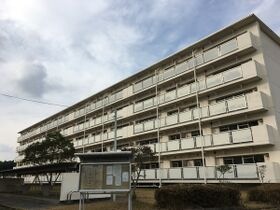 ビレッジハウス楠Ⅱ2号棟の外観