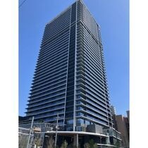 ジオタワー大阪十三の外観