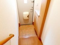 落ち着いた玄関です