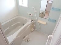 コンパクトで使いやすいお風呂です