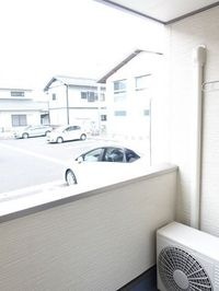 バルコニーからの眺めを楽しみながら食事をしませんか