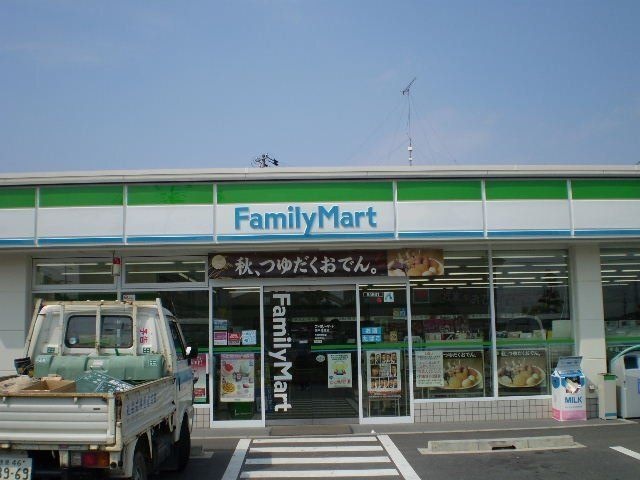 ファミリーマート関倉知店