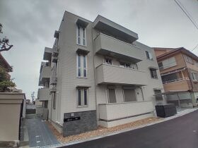 スペチアーレ墨江の外観