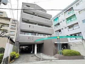 ファミリエ長居の外観