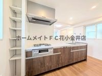 キッチン横に収納あり