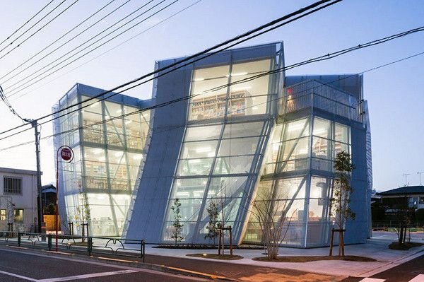 なかまちテラス (小平市立仲町公民館・仲町図書館)