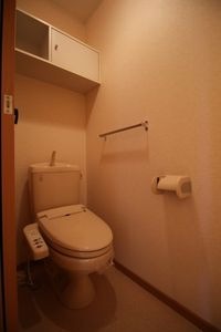 コンパクトで使いやすいトイレです