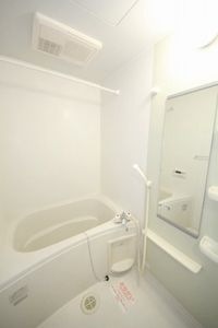 ゆったり過ごせるお風呂です