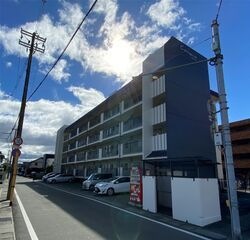 写真：カンパーナ城の東の外観