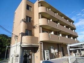ヴァレ谷上の外観