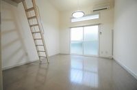 ロフトタイプは天井が高いので開放的なお部屋となります。