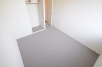 2F:2部屋(カーペット仕様)あり。広々スペース。