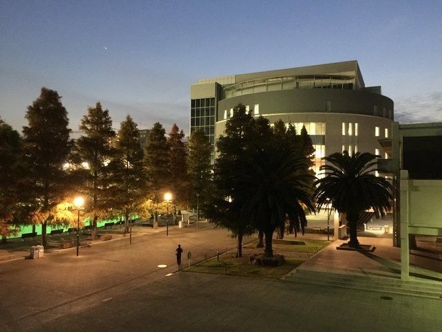 大阪商業大学図書館