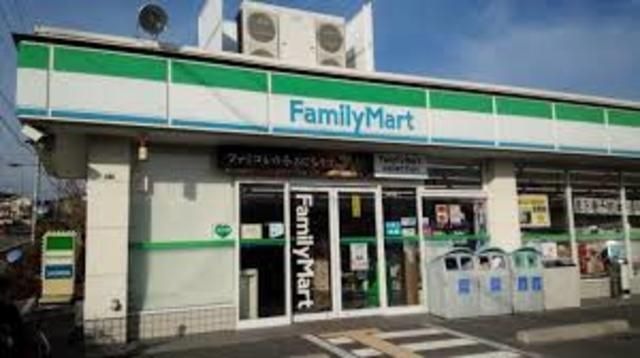 写真:ファミリーマート彩都粟生南店
