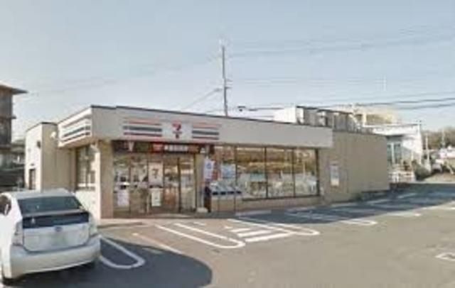 写真:セブンイレブン箕面粟生間谷東店