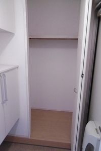 玄関横の収納スペース