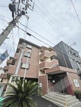 メゾンツインウイン二番館の外観