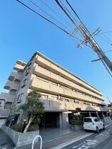 フローラ南館の外観
