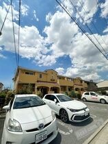 F・ロジャースの外観