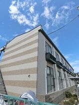 レオパレスフォレストいずみの外観