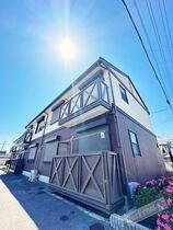 グローリー和泉の外観